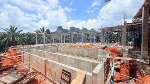 Construction project in Krabi, Thailand by Ton Korsrang