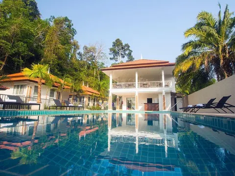 Construction project in Krabi, Thailand by Ton Korsrang